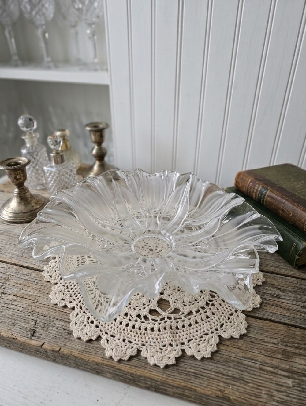 Vintage Walther Glas / Mikasa Frosted Tulip Petal 10" Centerpiece Bowl